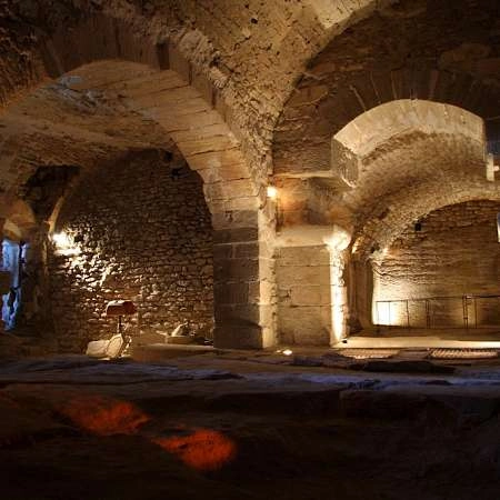  Saint-Firmin Palace Cellars