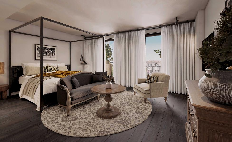 Bright suite with canopy bed at L’Isle de Léos hotel in L’Isle-sur-la-Sorgue