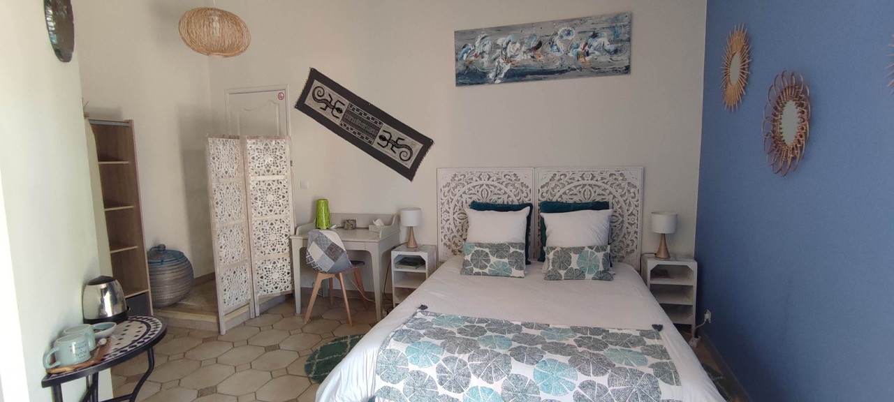 Sormiou Room at Mas de la Diligence – Family Room with 2 Separate Sleeping Areas
