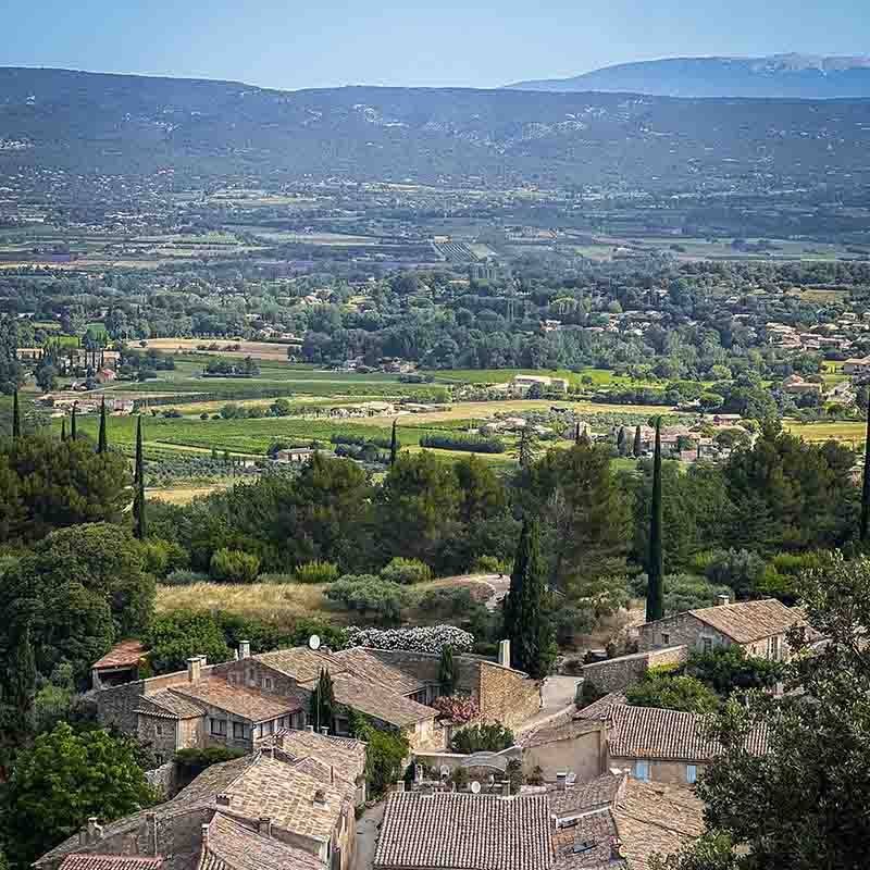 Hike in Oppède exploring hydraulic heritage and wine tasting