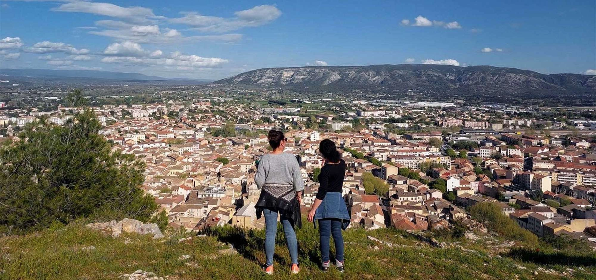 CAVAILLON - From the Station to Saint-Jacques Hill
