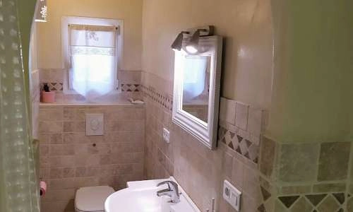 Salle d'eau et toilettes