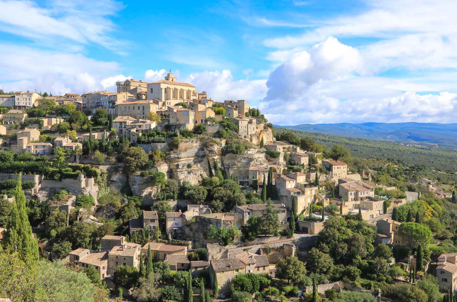 Discover the towns and villages of the Luberon from Cavaillon