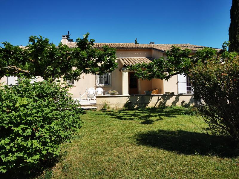 Holiday home with enclosed garden in Cheval-Blanc, at the gates of the Luberon