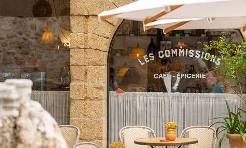 Les Commissions, café-épicerie à Lourmarin