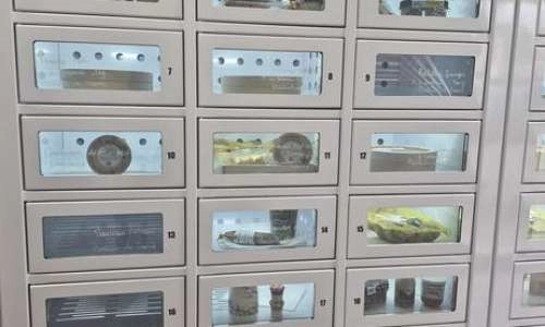 Intérieur des casiers avec produits frais