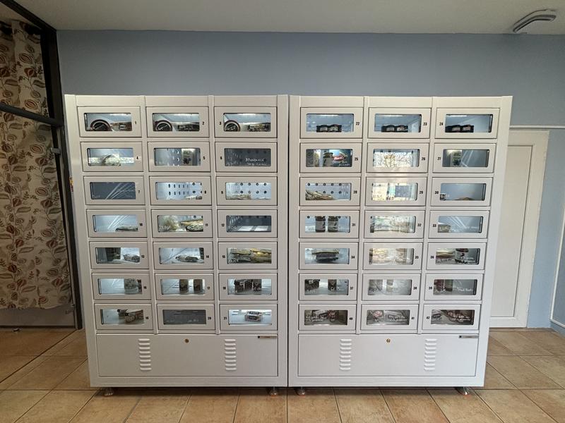 Refrigerated self-service food lockers at Manjadoria, autonomous grocery open 24/7