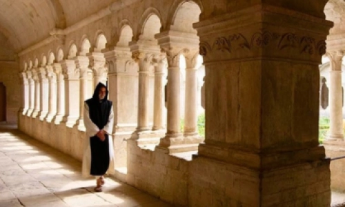 moine-abbaye-sénanque-vertical.png