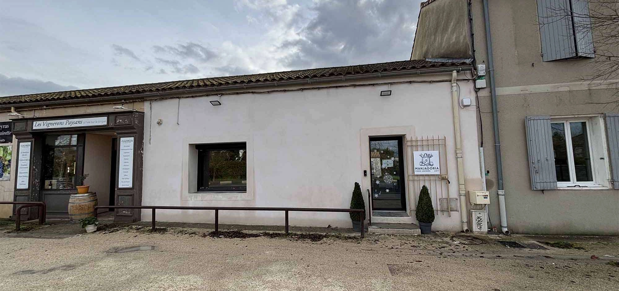 Manjadoria - 24/7 Food Lockers