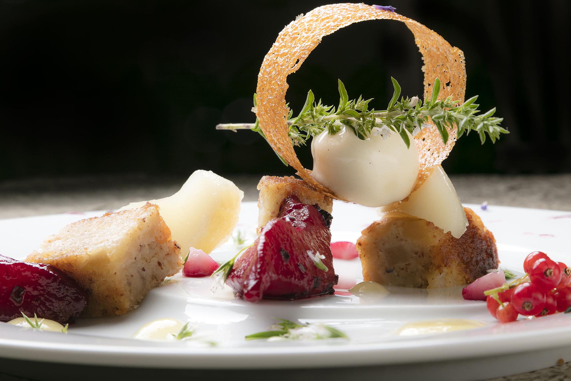 Gourmet dessert served in a charming 4-star hotel restaurant in Lourmarin in the Luberon in Provence