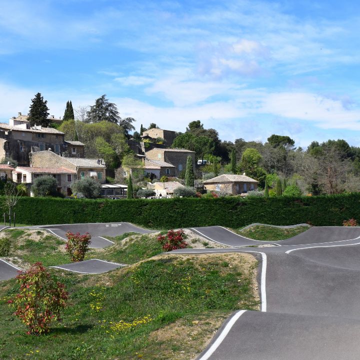 Pump track in Maubec in the Luberon