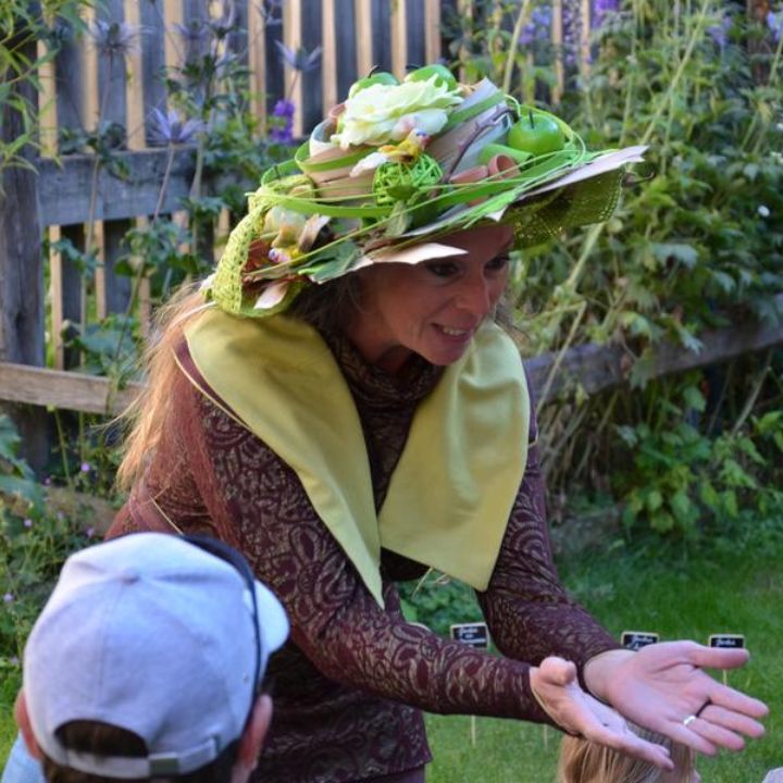 In the Garden of Wonders - Show in the Luberon