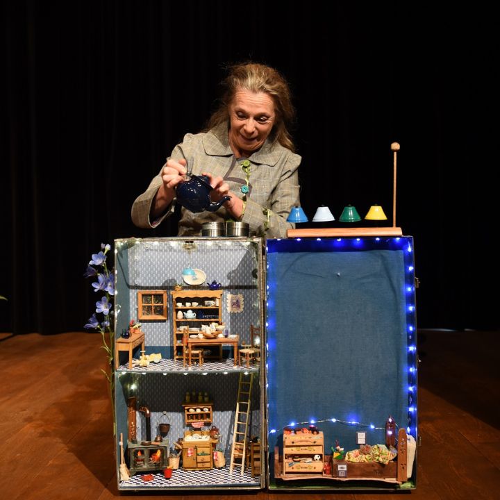 Tiga: storytelling, songs and object theatre in the Luberon