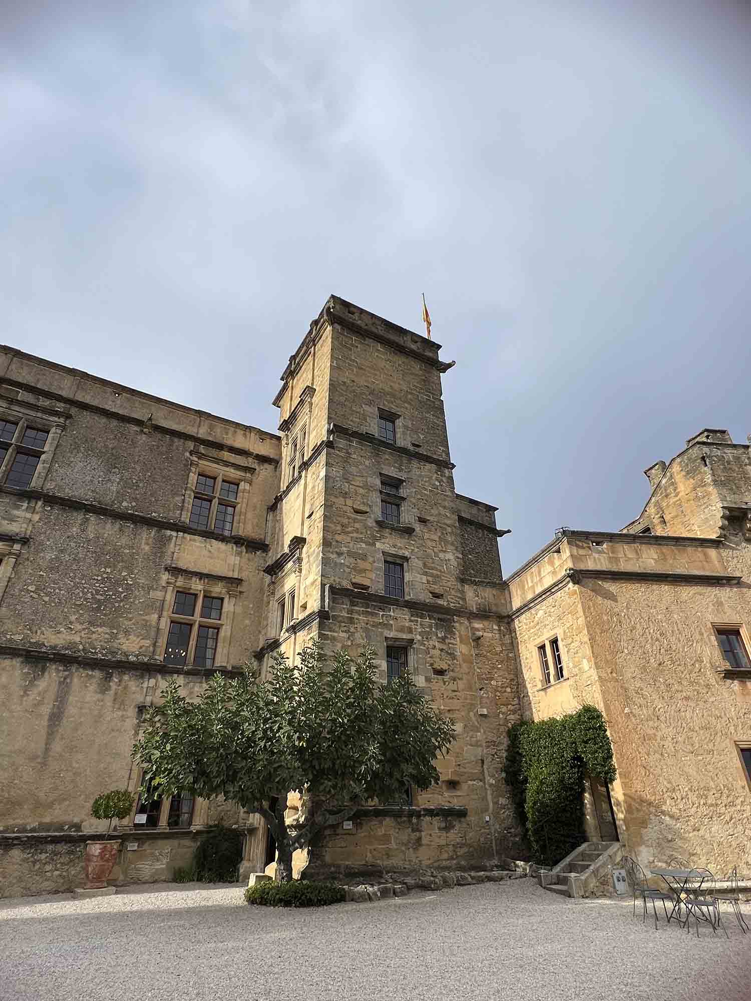 Courtyard of Lourmarin Castle Inner courtyard of Lourmarin Castle