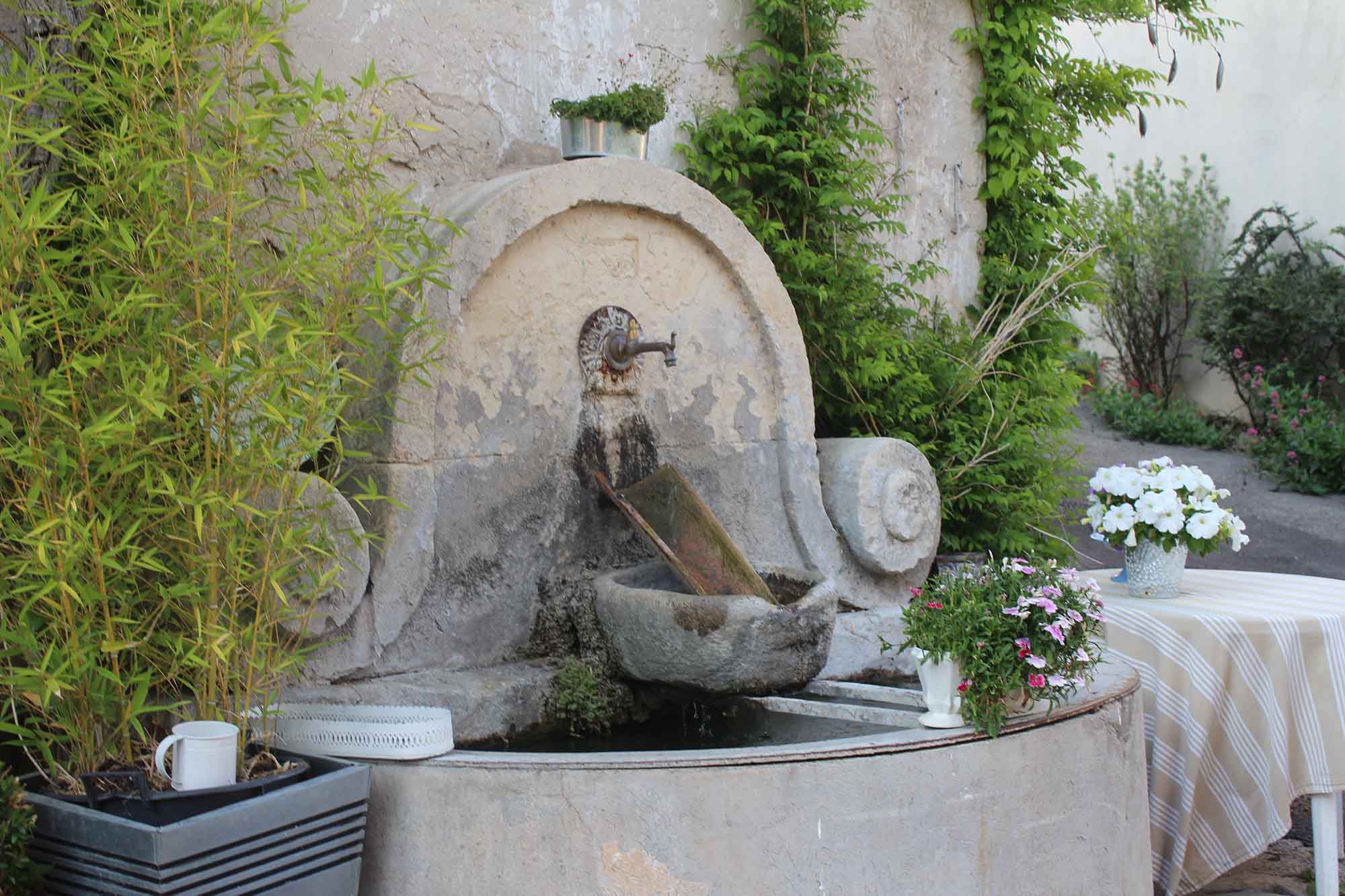 Fountain and washhouse in Puget-sur-Durance