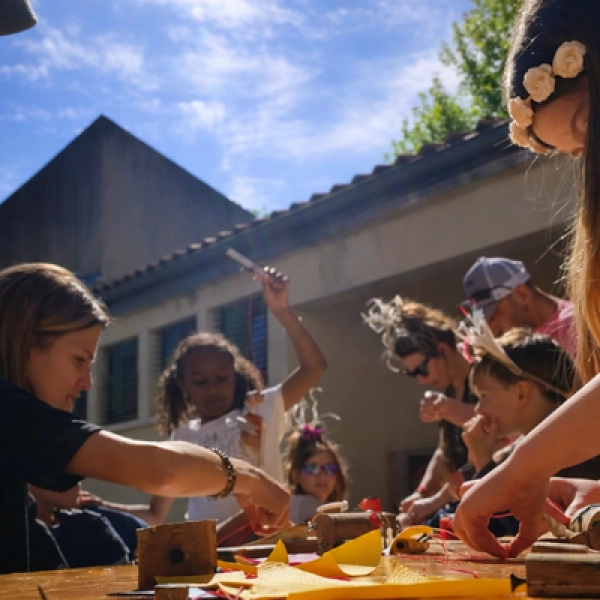 Creation of puppets in Mérindol
