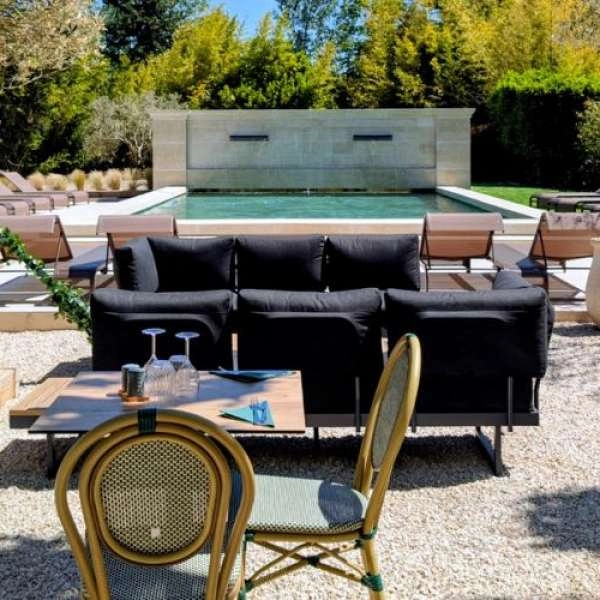 The 901 on the Luberon pool side