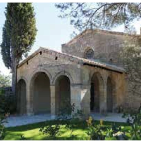 A landscape, two Romanesque chapels and an exceptional bridge