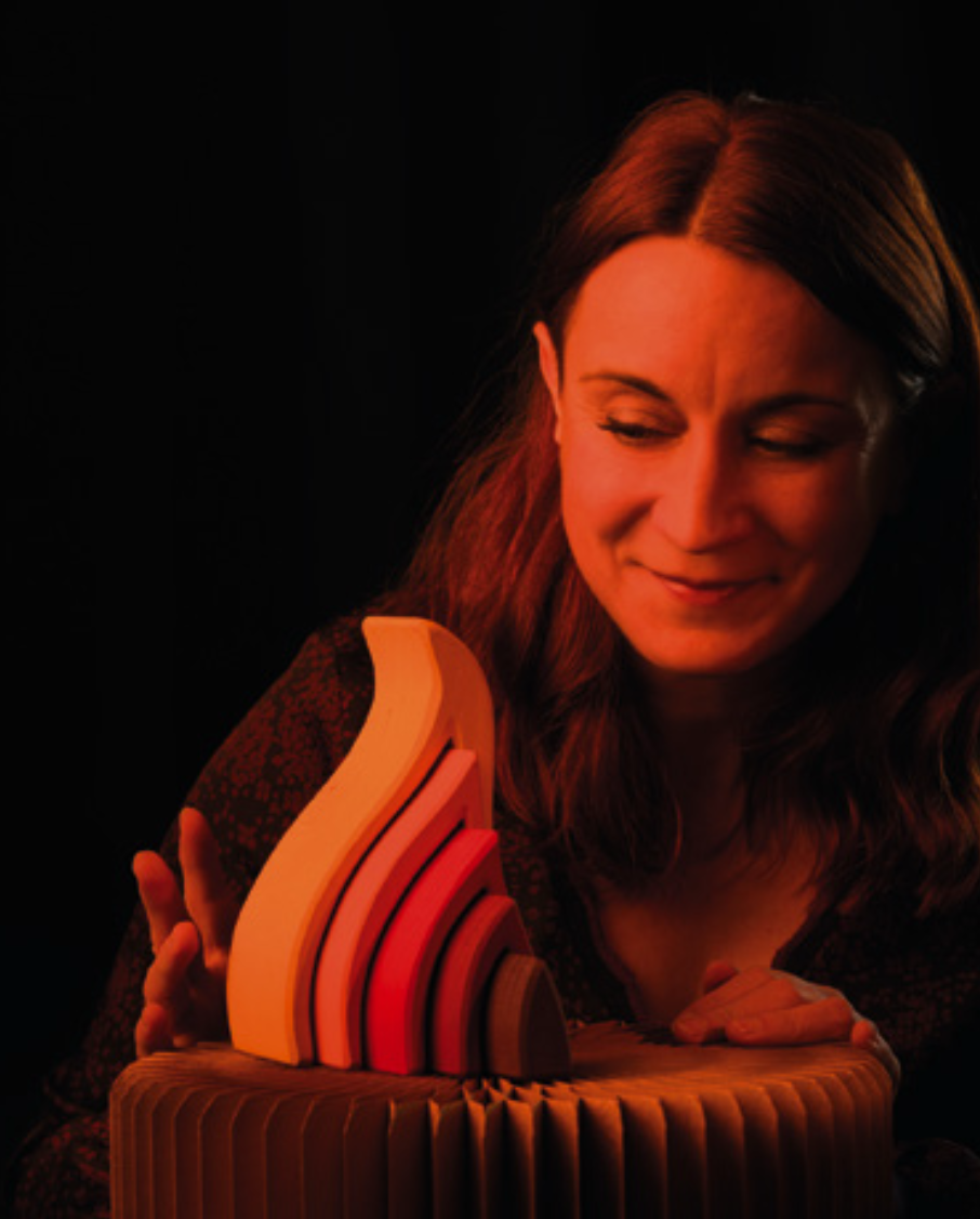 Petit feu storytelling show by Claire Leray in Robion