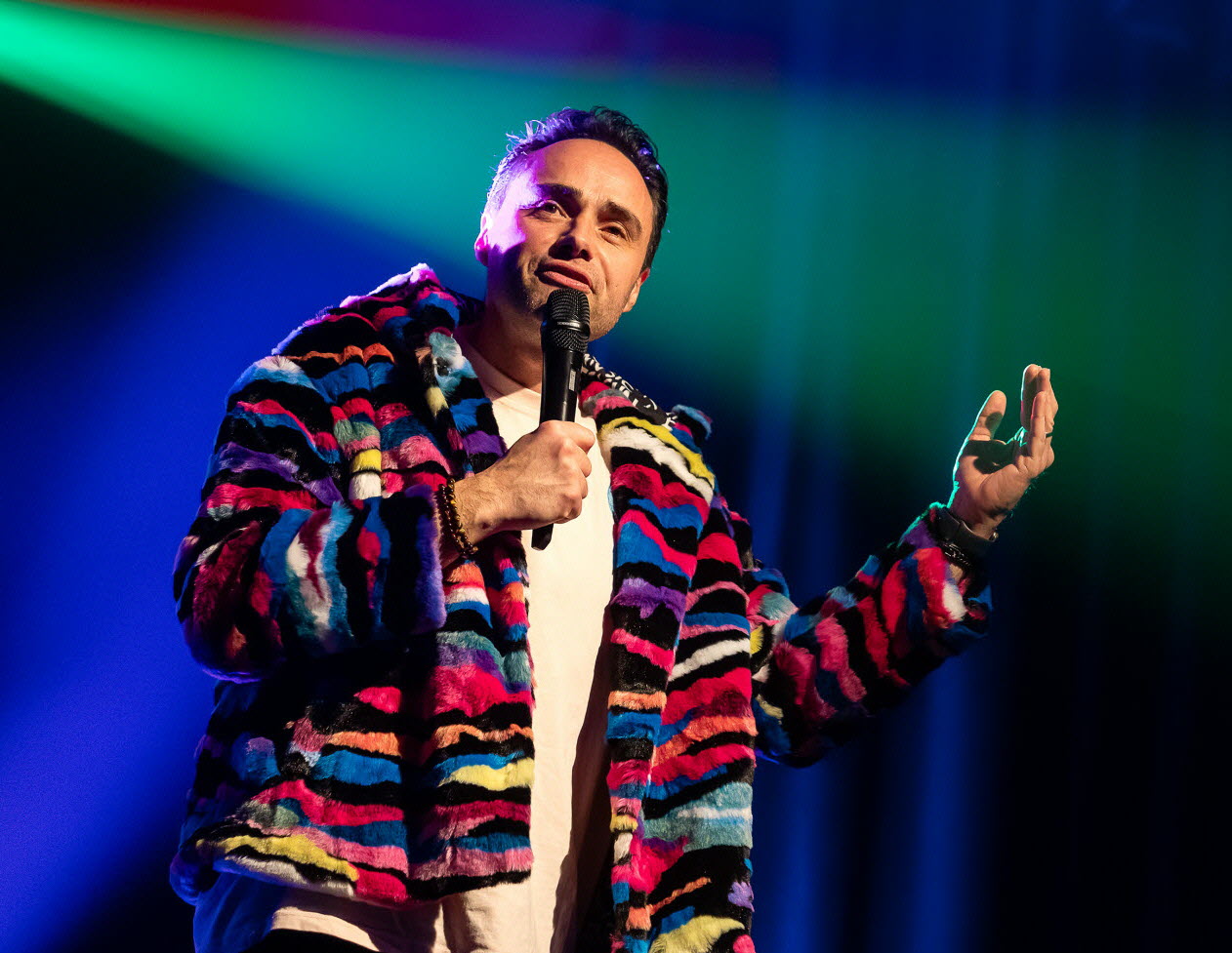 Mickaël Bièche in the one-man-show The Middle Class in Cavaillon