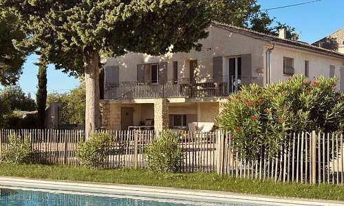 maison-poumo-gite-padel-prive-piscine-provence