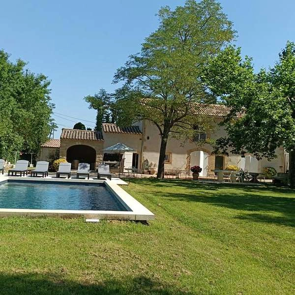 Provencal farmhouse La Batisdonne in Cavaillon