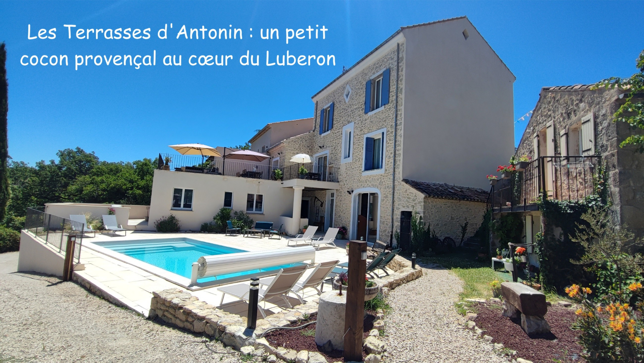 Les Terrasses d'Antonin bed and breakfast in Grambois with its outdoor swimming pool