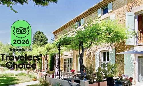 Fontaine des Magnarelles en Provence : Mas du XVIIIè