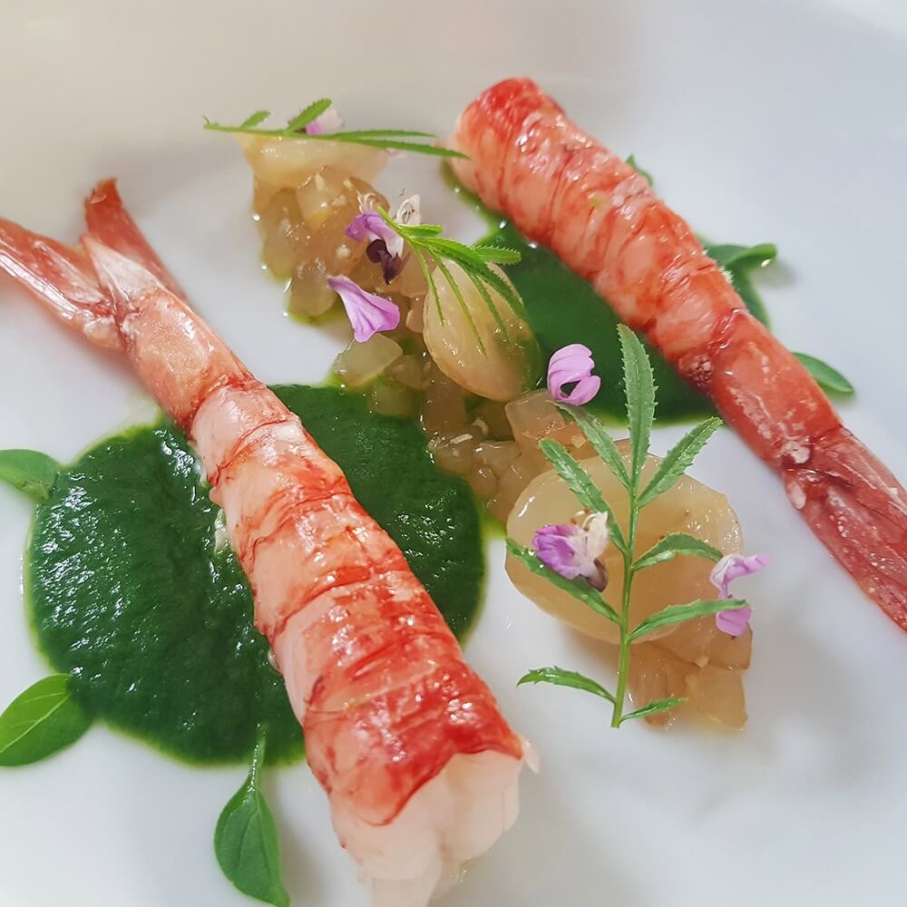 Mediterranean Gamberonies, spinach and basil cream, Provence grapes and combava - Chef Grégory Mirer - Les Bories & Spa in Gordes