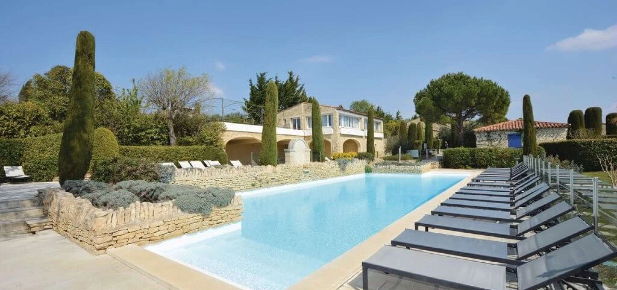 Apartment in Gordes***