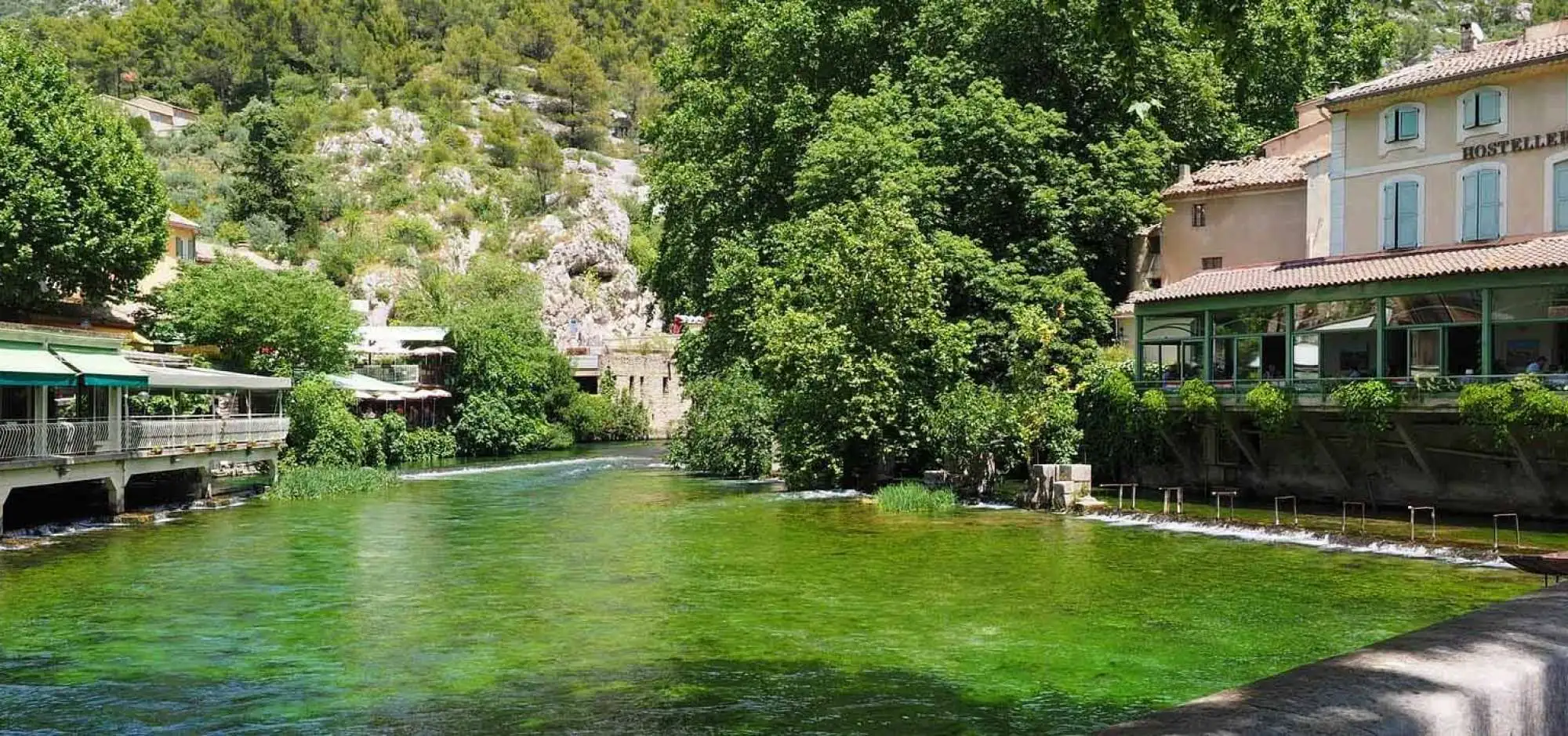 Walk around Fontaine de Vaucluse