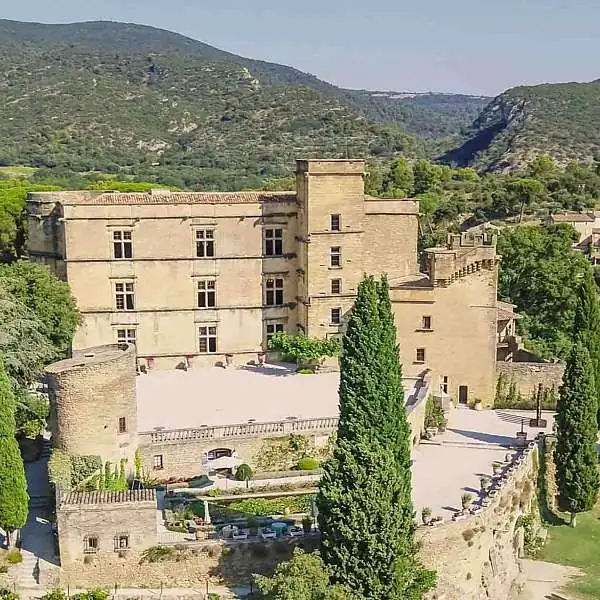 The history of the first renaissance castle in Provence
