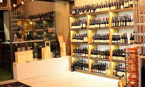 17 Place aux Vins