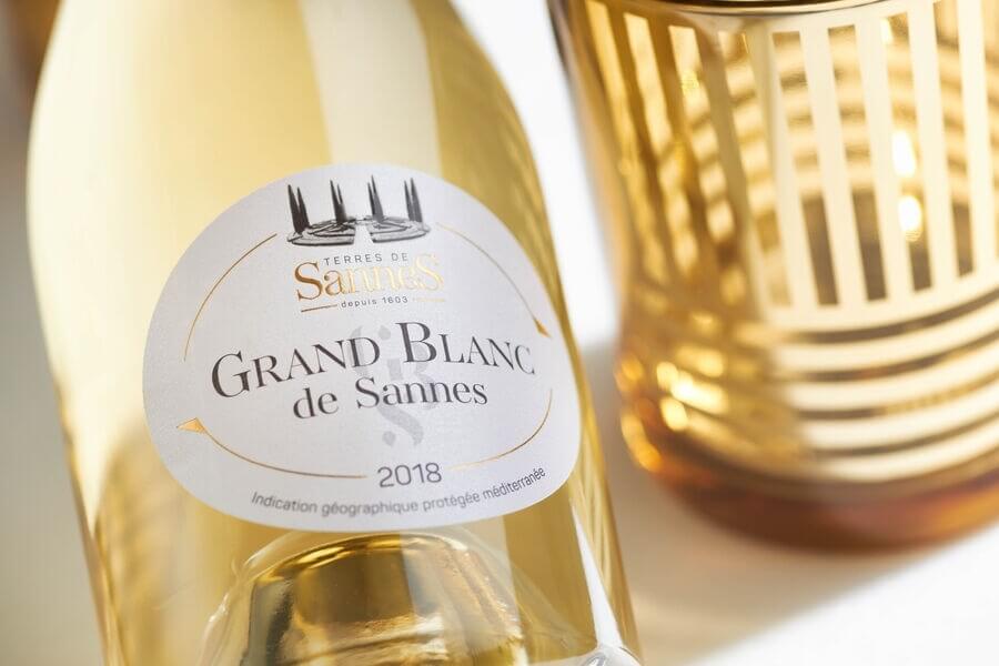Bottle of Grand Blanc de Sannes white wine from Château de Sannes in the Luberon