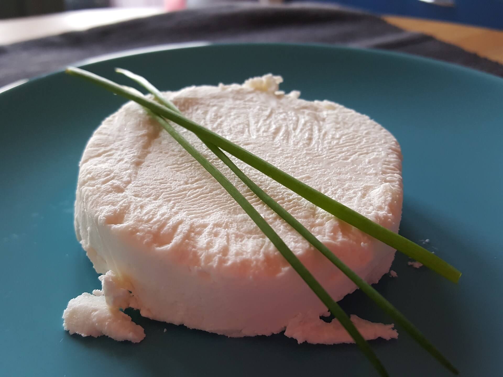 Banon cheese parcels with onion confit