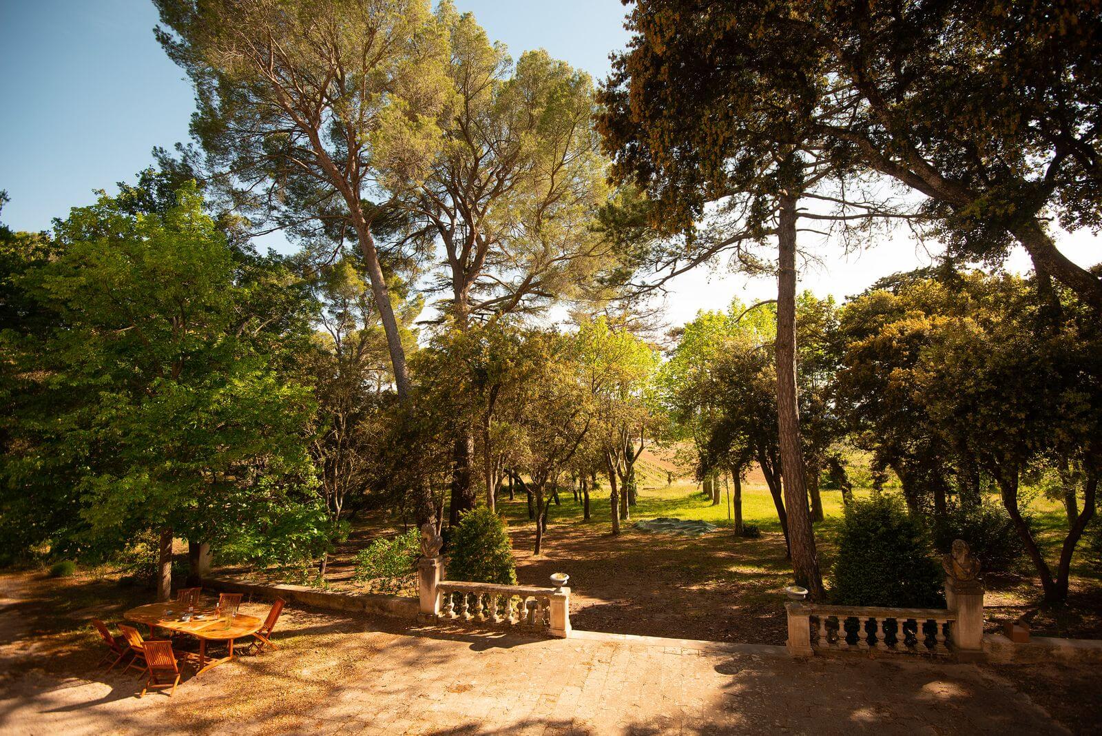 Wine tasting during Sunsets Vignerons Wine tasting and charcuterie and cheese pairings during