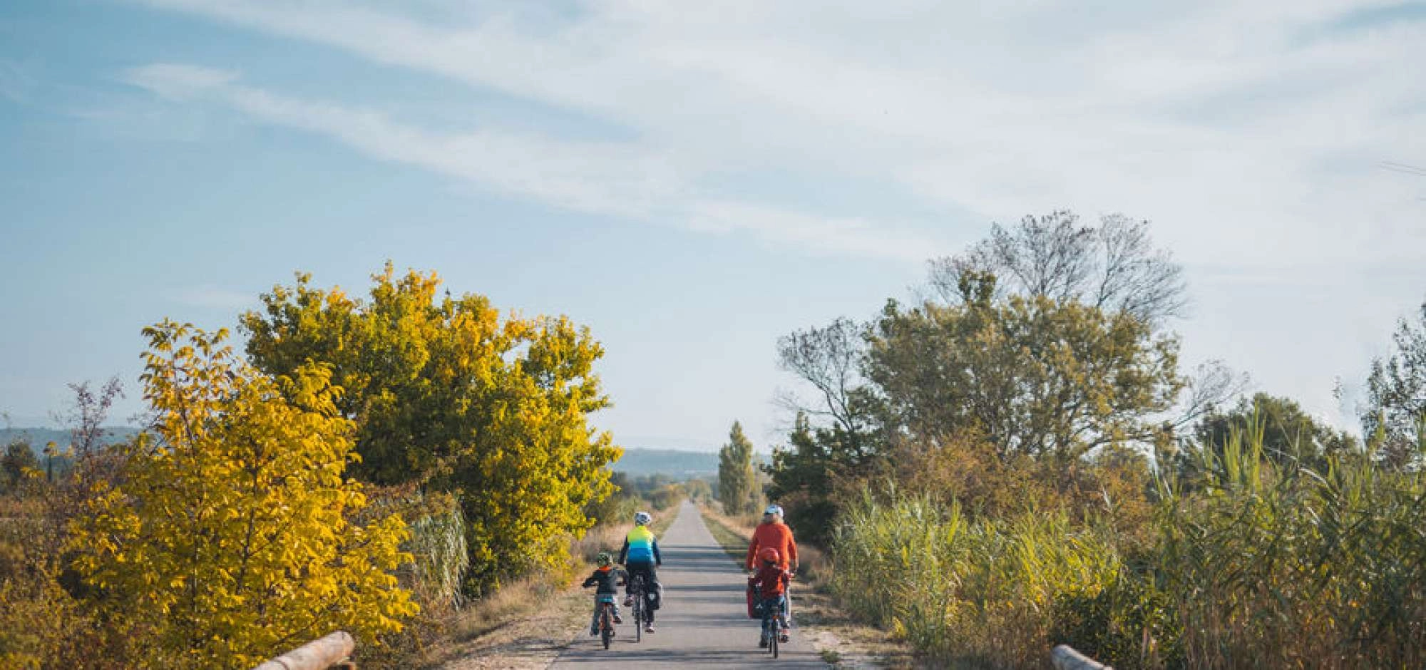 Luberon Cycling Route No.4: Maubec, Robion, L’Isle-sur-la-Sorgue and Lagnes