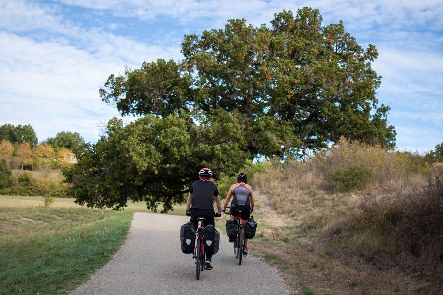 Cycling route Cavaillon Gordes Fontaine-de-Vaucluse in the Luberon
