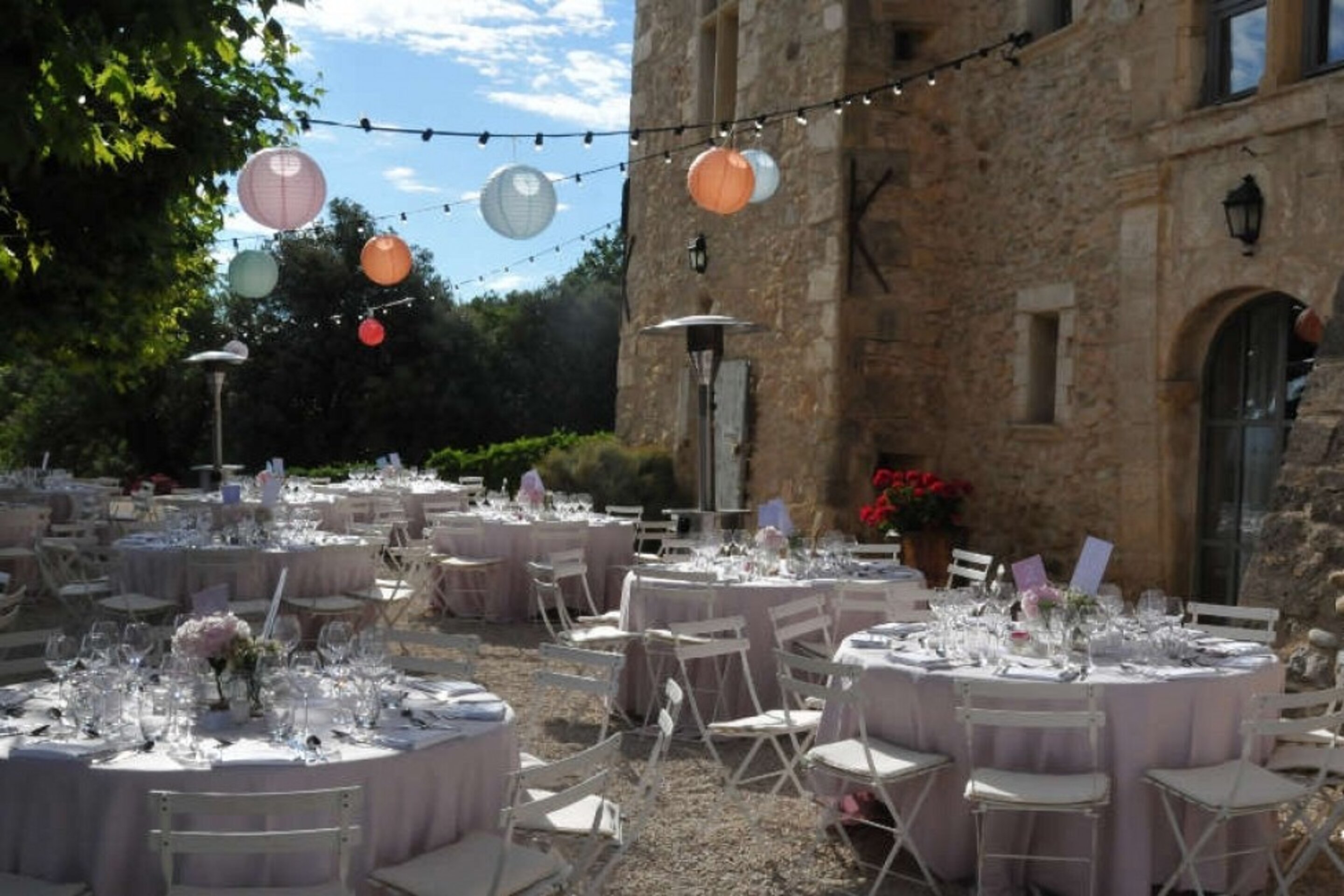Wine tasting during Sunsets Vignerons Wine tasting and gourmet pairings during