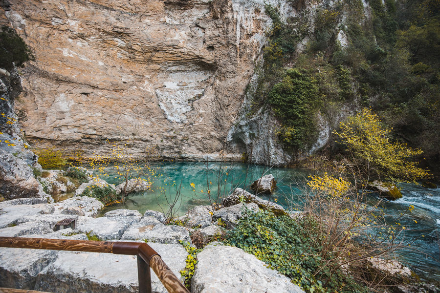 Fontaine-de-Vaucluse and the Sorgue spring