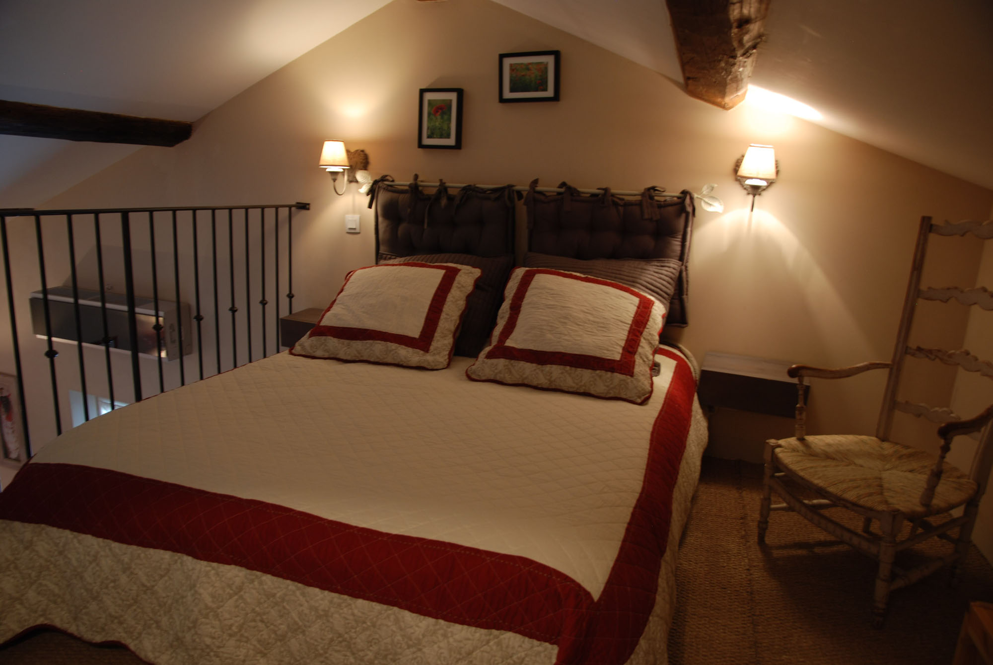 Mezzanine of Le Cocon holiday rental at La Maison Magnarelles Mezzanine bedroom of Le Cocon holiday rental with double bed