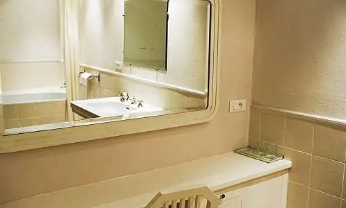 Salle de bains (1ère étage)