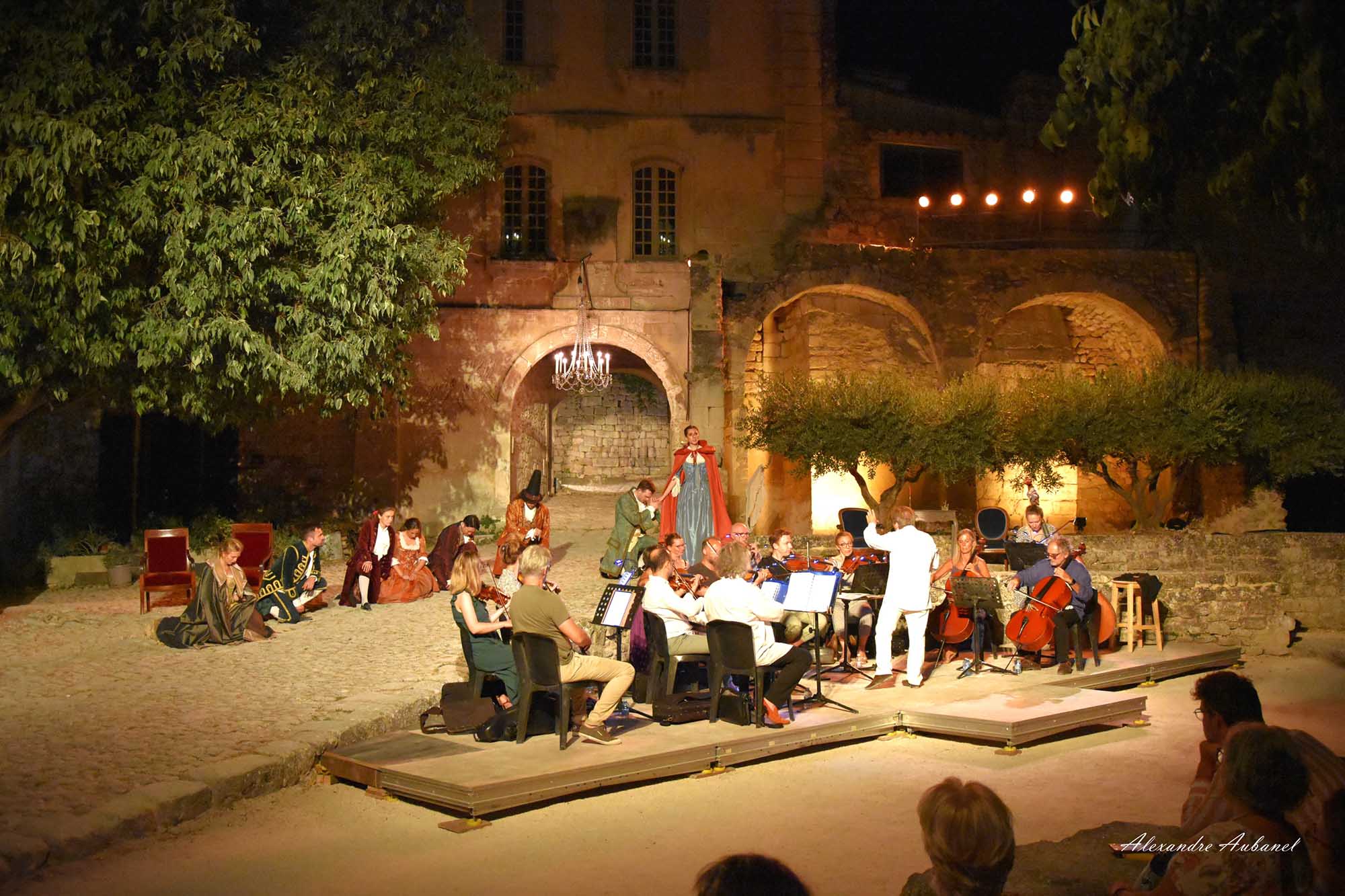 The Sunset Concerts in Oppède-le-Vieux Open-air opera festival in Oppède-le-Vieux at sunset