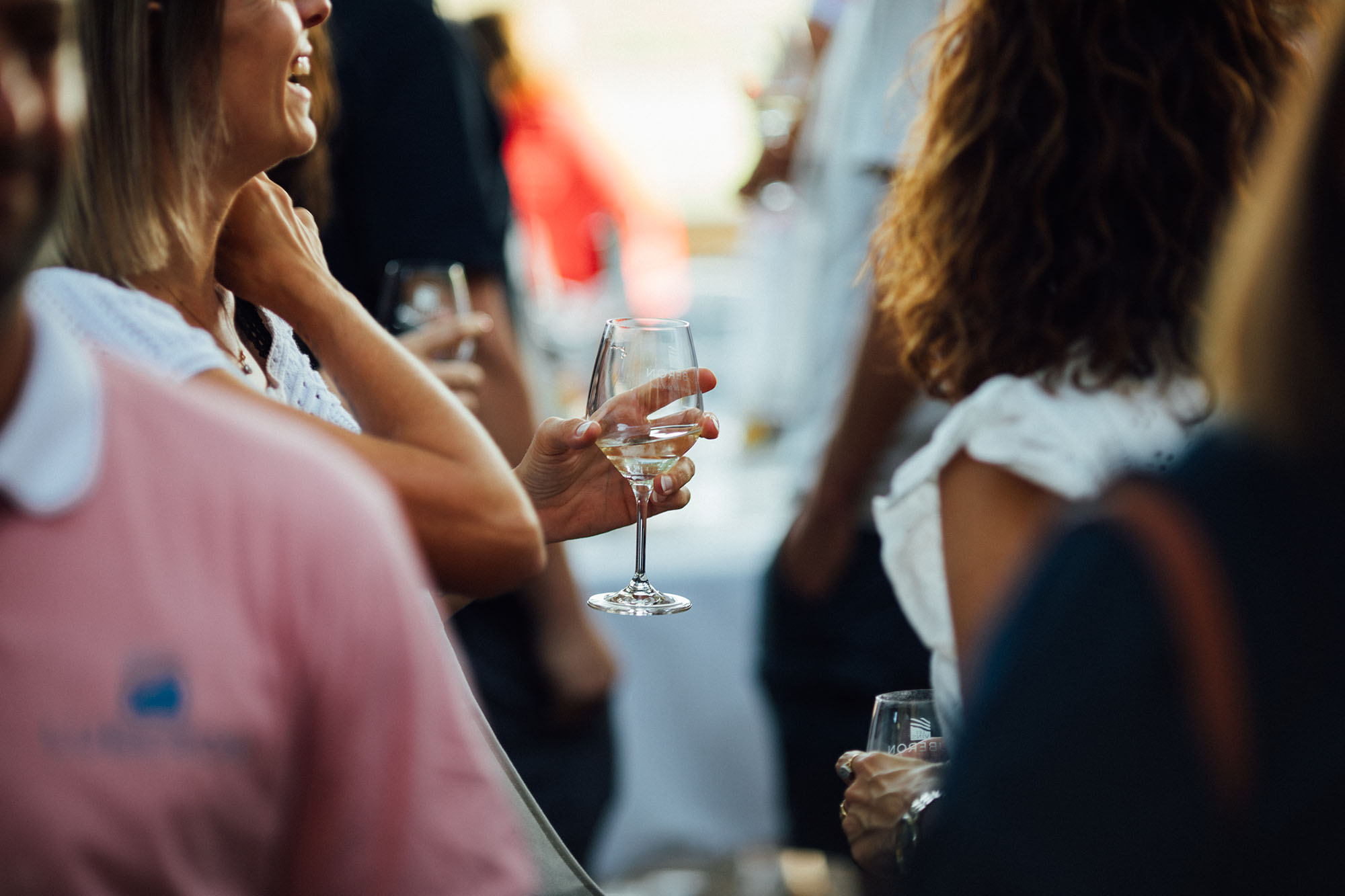 The friendly atmosphere of Wine and Dine in Lourmarin, centred around Luberon wines