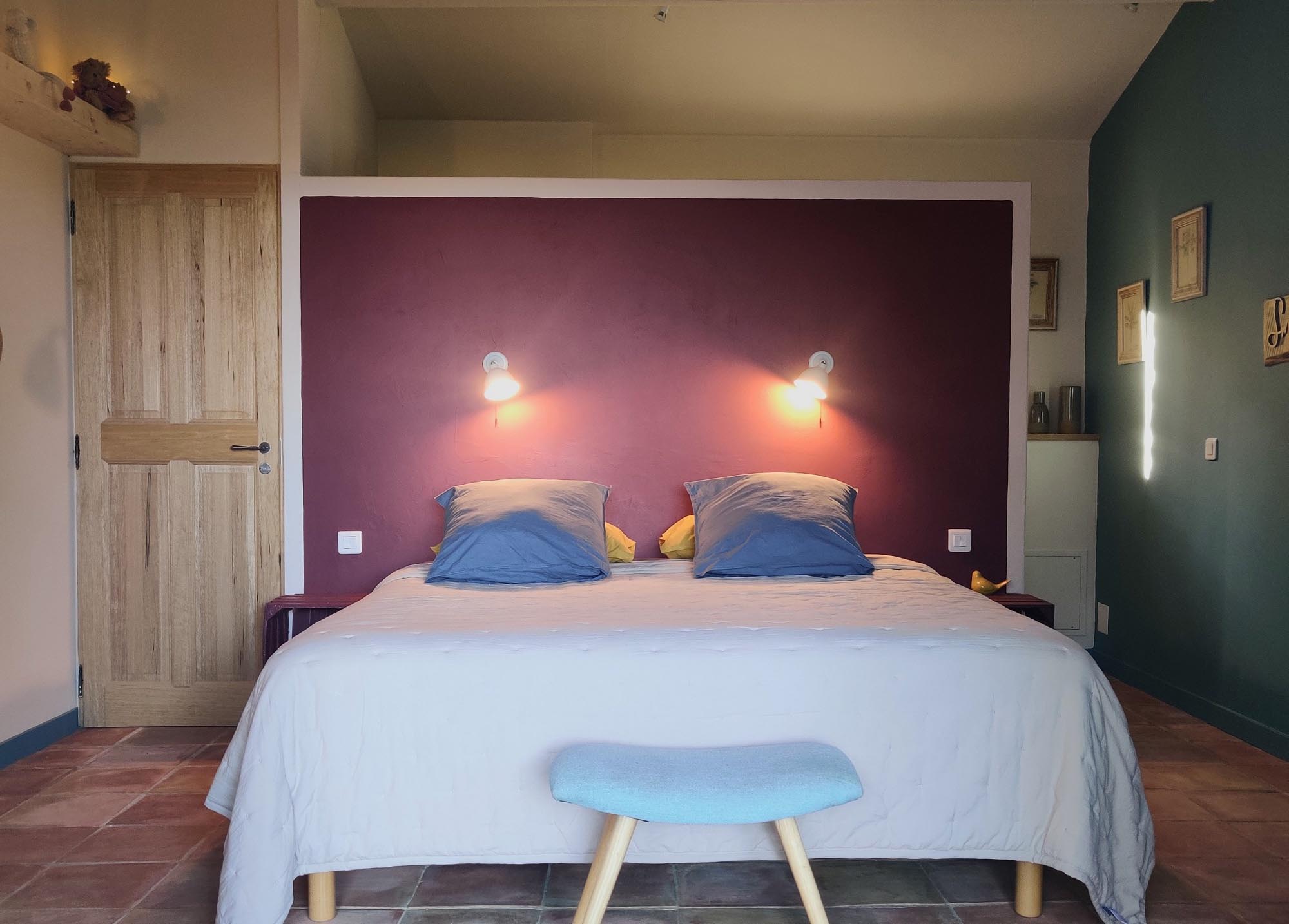 Et Puis Voilà ! - Jour de Marché Room, a cozy and relaxing space Jour de Marché Room - A warm and refined ambiance with a comfortable bed and elegant decor.