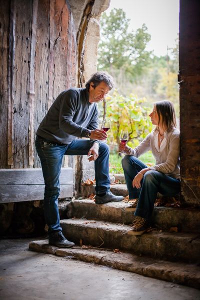 Jean-Pierre and Nathalie Margan, winemakers at Château la Canorgue Jean-Pierre and Nathalie Margan in the vineyards of Château la Canorgue